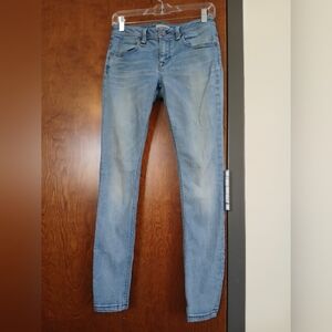 BURBERRY BRIT 'WESTBOURNE SKINNY ANKLE' jeans w/ flaw